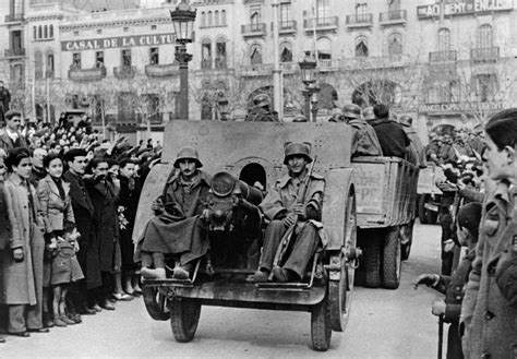 O Levante Militar de 1936 na Espanha: Um Golpe Falhado Que Devastou o País por Décadas